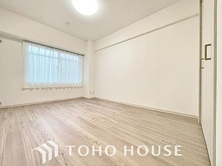 お子様の心と身体を見守る子供部屋として、小さな自立心を育むお部屋作り、を見越してご覧下さい。プライベートな時間を大切にしながら、のびのびと自分らしさを育み、健やかに成長できる、快適な空間を実現します。