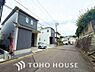 外観：周辺環境とのコラボレーションにより明るく開放的な空間を演出しております。