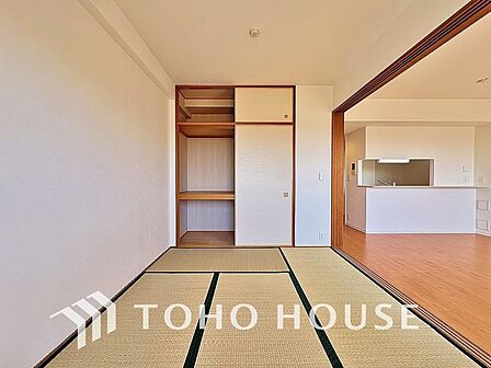 白を基調とした室内は、明るい住空間を造り出すだけでなく、清潔感をもたらしてくれます。