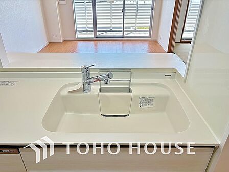 浄水と原水をボタン一つで切り替えられる浄水器一体型水洗。近年主流になりつつある人気の設備です。