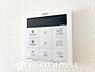 設備：スイッチ1つで一定量の湯を浴槽に張ったり保温や追い焚きをすることができる機能は何かと便利です。仕事帰りや育児で忙しい時間帯でも、手軽に温かいお風呂を用意できます。日々の疲れを癒やす快適なバスタイムを。