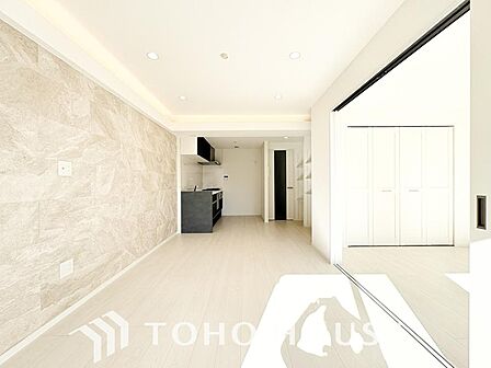 家族が集い、美味しい食事と楽しい会話が自然と始まる場所。そんな何気ない日常の中に確かな幸せを感じさせてくれる特別な空間です。明るく穏やかな空気に包まれたＬＤＫが、住まう人の心に深いやすらぎを届けます。