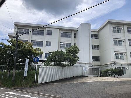 豊南中学校 徒歩約32分(約2500m)