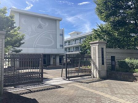 三好中学校まで753m、徒歩約10分