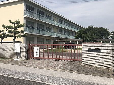 竜神中学校まで925m、徒歩約12分