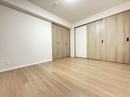 飽きのこないナチュラルな内装。あたたかみがあり、リラックスできる空間です。