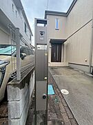 玄関前ポスト・インターフォン