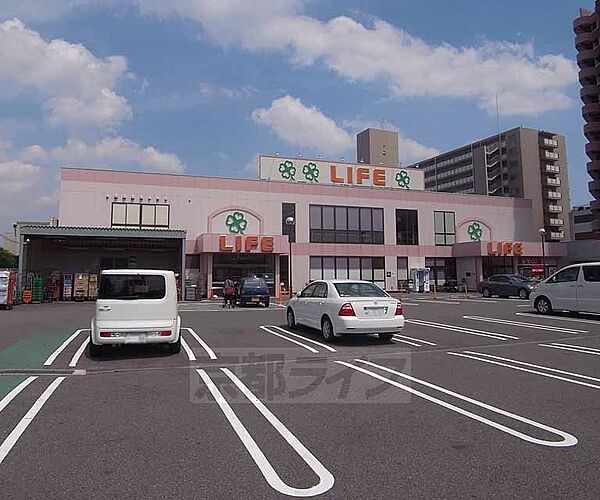画像19:ライフ 梅津店まで564m 天神川四条の南西にあります。大型駐車場完備。