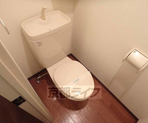 画像8:清潔感のあるトイレです。