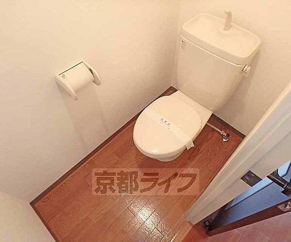 画像8:圧迫感の感じないトイレです。