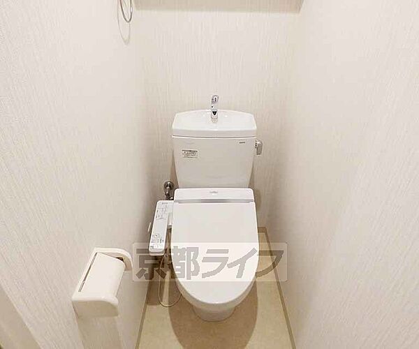 画像7:ウォッシュレット機能付のトイレです。