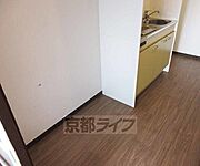 キッチン横の収納スペース。