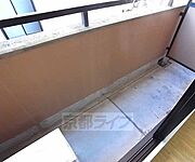 東向きのバルコニーです。