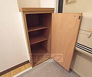 玄関横の収納です。