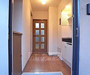 部屋まで延びた廊下です。