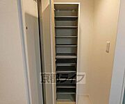 廊下にはシューズボックスあります。