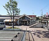 マツモト　大原野店まで1600m 毎日が特売日です 新鮮な食材が手に入ります。