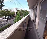 白川通り沿いの広いバルコニー