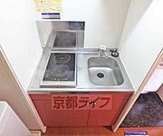 お手入れ簡単なＩＨキッチンです