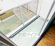 ガラスがオシャレなバルコニーです