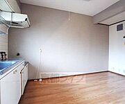フローリングのきれいなお部屋です・