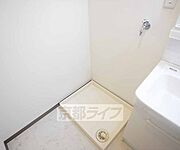 洗濯機は脱衣所に設置可能です。