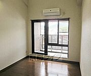 明るい洋室です