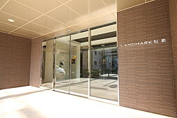 8 / 15