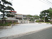 福津市立津屋崎小学校まで800ｍ