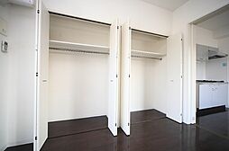 床の色が異なる可能性がございます。