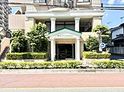 落ち着いた雰囲気のエントランス  