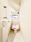 トイレは安心の2箇所！朝のバタバタも一安心です。 