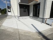 駐車2台可能！急なお客様の駐車に。また、ご家族の自転車スペースとしても大活躍。