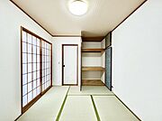 柔らかい畳の空間は、お子様の遊び場や来客時のおもてなしの場所として重宝します。 