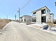前面道路はきちんと整備されています