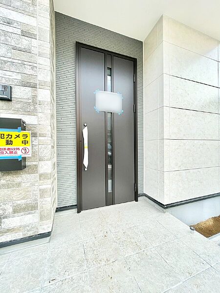 玄関を拡大表示