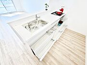 使いやすさを優先したスライド式収納タイプ！