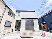 洗練された外観、上質な住空間が広がる室内は永く安心して過ごせる住居です。 　