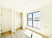 バルコニーからたっぷり入ってくる陽光がお部屋全体を優しく包み込みます！