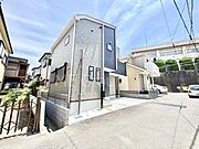 前面道路はきちんと整備されています  