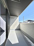 上部に屋根がかかっているので急な雨の時にも安心です。 