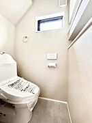 トイレは1階と2階それぞれに配置されていてとても便利です。 