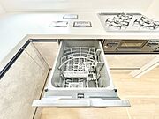 面倒なお片づけは食洗機にお任せ！家事の負担が減って、時間にも気持ちにもゆとりができます。