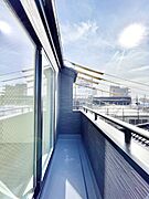 ゆったりバルコニーだから沢山お洗濯ものを干せます。