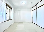 リビング隣接の和室は毎日の暮らしに癒しと安らぎをもたらしてくれます  
