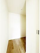 ウォークインクローゼットの活用で生活空間スッキリ