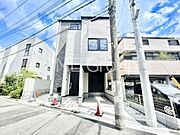 たっぷりの陽光と心地よい風が舞い込む住まい