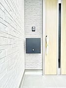 シンプルなデザインのポスト