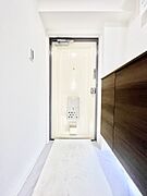 家族の帰宅やお客様をあたたかく迎える玄関　