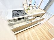 使いやすさを優先したスライド式収納タイプ！